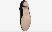 Load image into Gallery viewer, Capezio Cassie Jr. Character Shoe 831