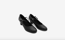 Load image into Gallery viewer, Capezio Cassie Jr. Character Shoe 831