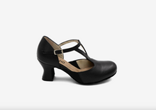 Load image into Gallery viewer, Capezio Charlotte 2.5&quot; Character Shoe  829W
