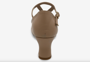 Capezio Charlotte 2.5" Character Shoe  829W