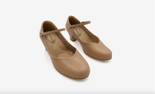 Load image into Gallery viewer, Capezio Cassie Jr. Character Shoe 831
