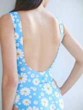 Load image into Gallery viewer, Chameleon Activewear Limited Edition Daisy Days Tank
