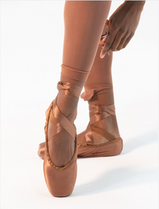Capezio Ava Pointe Shoe with #2.5 Shank and Broad Toe Box 1142W S60