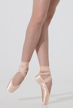 Load image into Gallery viewer, Nikolay DreamPointe Pointe Shoe Medium Flex (MF)
