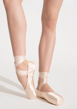 Load image into Gallery viewer, Nikolay StarPointe Pointe Shoe Medium Flexible Shank (MF)
