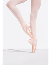 Load image into Gallery viewer, Capezio Kylee Pointe Shoes 1140W
